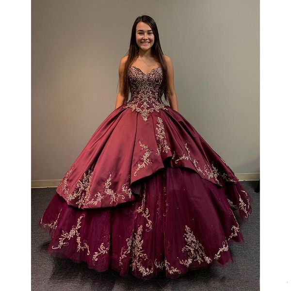 Burgunderrote Quinceanera-Kleider mit Spitze und Perlen, herzförmige Ballkleider, bestickte Spitzen-Porm-Kleider, Abendparty, süßes 16-Kleid