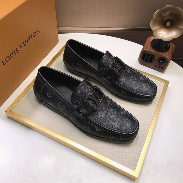 

new style men's luxury casual dress, leather shoes, fashion brand, four seasons design style, classic pattern, suitable for all occasio, Black