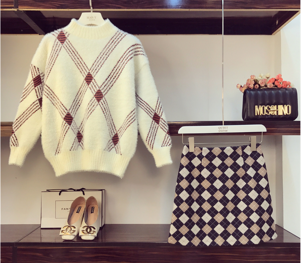 

2019 autumn and winter woolen skirt sets women's loose knitted sweater + high waist plaid skirt short skirts two-piece set, White;black