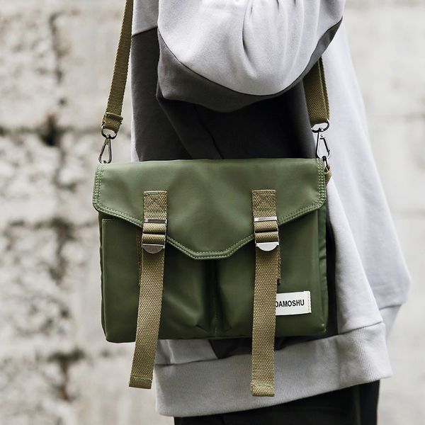 

2020 new original design fashion student shoulder bag & nylon material width 27cm height 22cm thickness 4cm