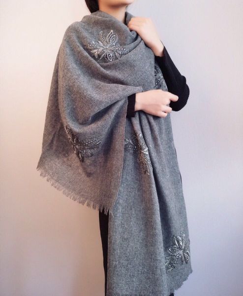

32888spring, summer, autumn and winter 2019 women's silk cashmere scarf luxury women's scarf square scarf high-end customized hand, Blue;gray
