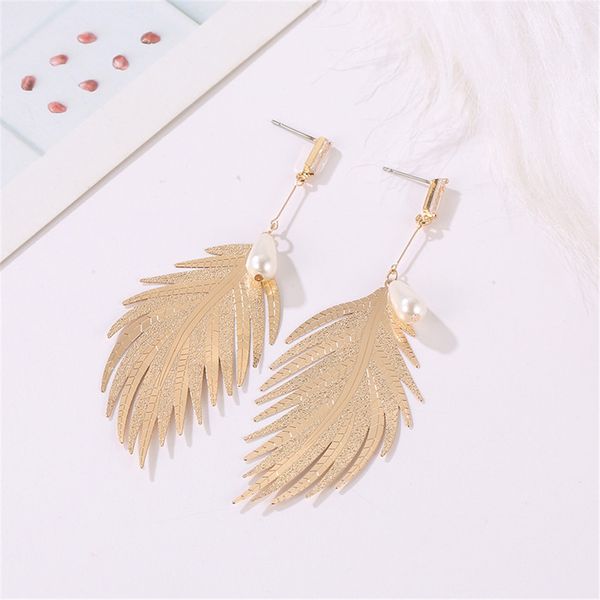 

europe and america exaggerated fashion alloy leaf pearl earrings, Golden