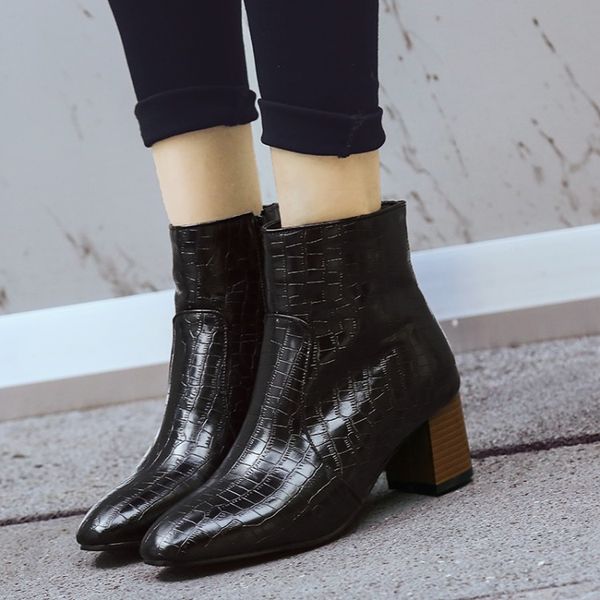 

big size 11 12 13 14 15 16 17 square-headed shoe shoe knight with rough heel, square heel and side zipper, Black
