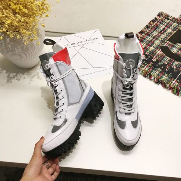 

2019 classic women's boots thick high-heeled front lace-up british style printed color-matching martin boots factory direct sales, Black