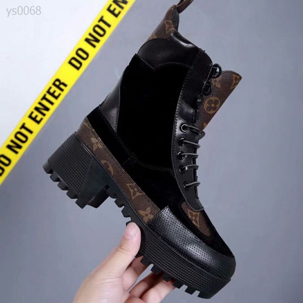 

2019 trend european women's boots fashion thick high-heeled round head lace-up short tube cowhide print color-matching martin boots, Black