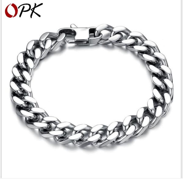 

wearing handwear with individual character titanium steel bracelet of men's fashion does not fade, Golden;silver