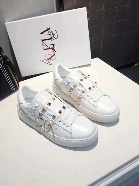 

2018 Super Quality Gift Shoe High Quality Sneakers Red Bottom Snake Skin Men Women Couple Spikes Leather Red Sole Flat Shoes with box