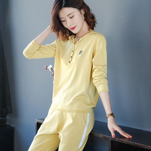 

2020ss дизайнерский бренд женщин вязание спортивный костюм женская мода досуг тонкий свитер белый lian cap спортивная одежда из двух частей, White