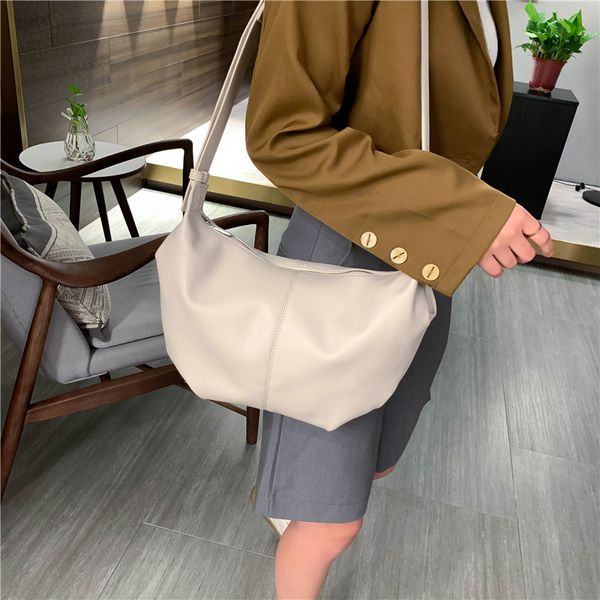 

2020 new shoulder bag women's casual fashion korean retro minimalist fold