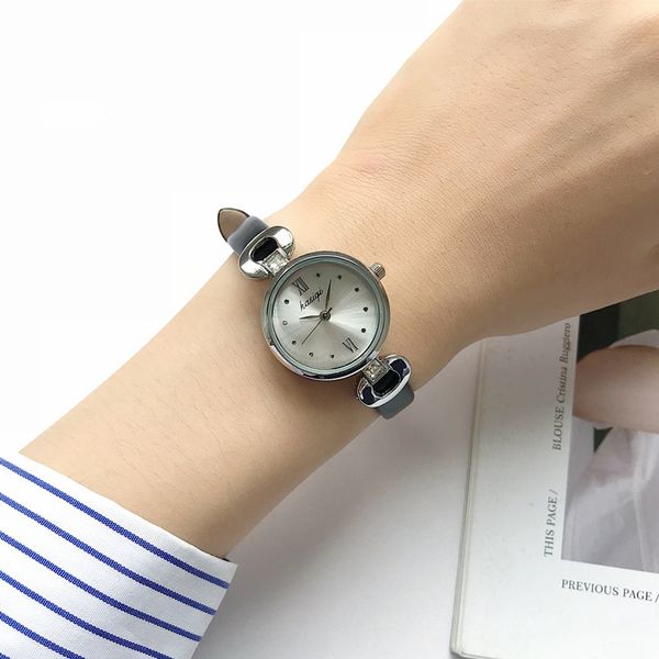 

small women bracelet watches fashion casual ladies leather wristwatches 2019 retro female watch quartz clock, Slivery;brown