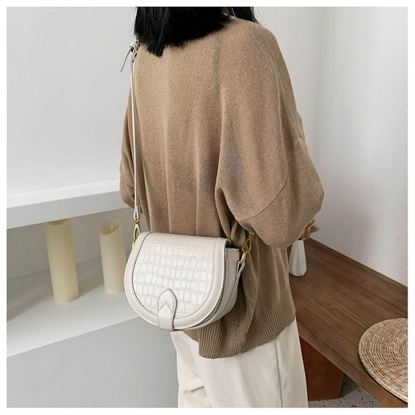 

2020 new women's bags wild cross-body portable women's bags business universal ins style