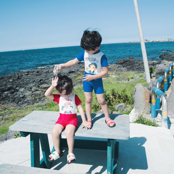 

children's female girl's little princess's one-piece sunscreen quick-drying boy's swimsuit cute baby's swimsuit, White;black