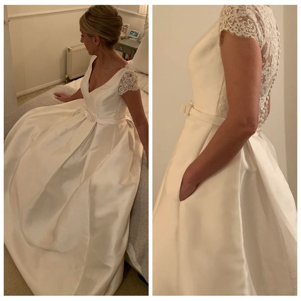 

off white modest wedding dresses 2020 a-line with lace sleeve satin wedding dress appliques covered buttons bodice robe mariage femme