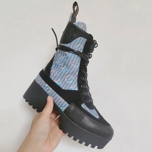 

2019 winter new short boots thick with high heel martin boots leather platform thick bottom personality locomotive boots, Black