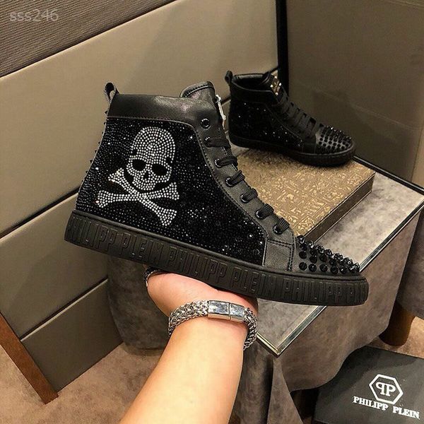 

new 2020 leisure sneakers retro shoe low cut suede spike shoes for men and women luxury shoes party crystal handsome sneakers, Black