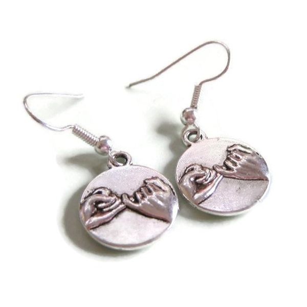 

2019 new style ancient silver hand in hand round earrings ear hook personality creative women jewelry designer earrings friendship gifts