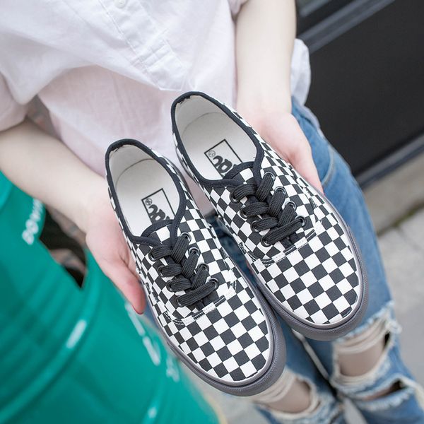 

2018 fashion spring and summer version of black and white