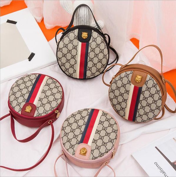

2019 autumn and winter new old flower single shoulder diagonal small round hand bag female fashion trend cosmetic bag gift give