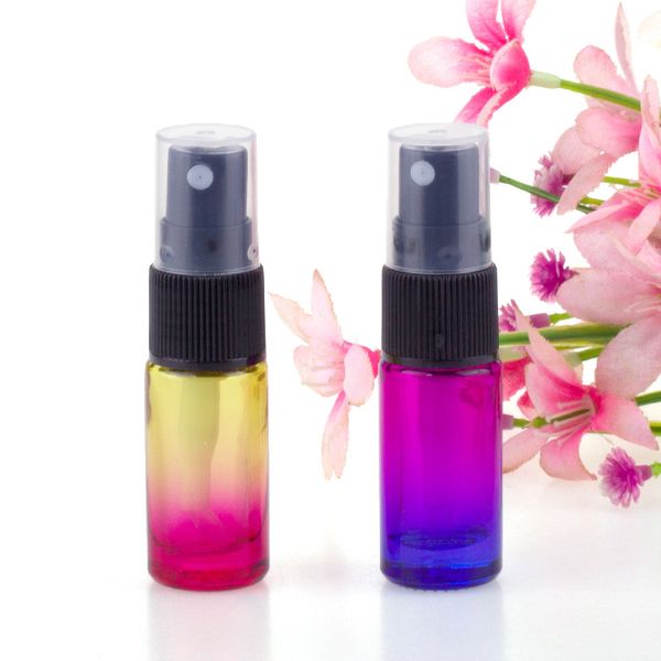 Colori sfumati spessi Bottiglie di olio essenziale di profumo Bottiglie di spruzzatore di vetro da 5 ml Fiale con spruzzatore a pompa a nebbia fine per cosmetici