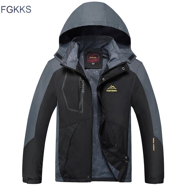 

fgkks winter brand men sports jacket men's loose splice hooded jacket male casual jackets outdoor clothing (detachable hat, Black;brown