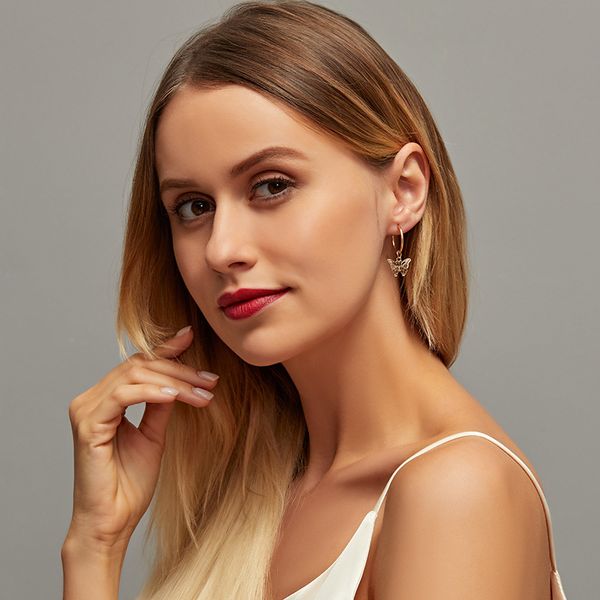 

20 шт. / лот европа новые стильные серьги бабочки выдалбливают золотое ухо падение женщины насекомое дизайн мотаться уха платье медные аксес, Silver