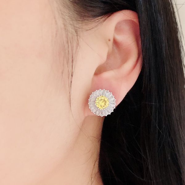 

11.11 round ear studs earings jewelry office wear for women fashion shiny cubic zircon earings christmas bijoux gift, Golden;silver