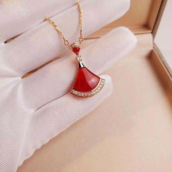 

2020 s925 sterling silver small skirt with diamond necklace rose gold carnelian white fritillary fan-shaped diamond pendant