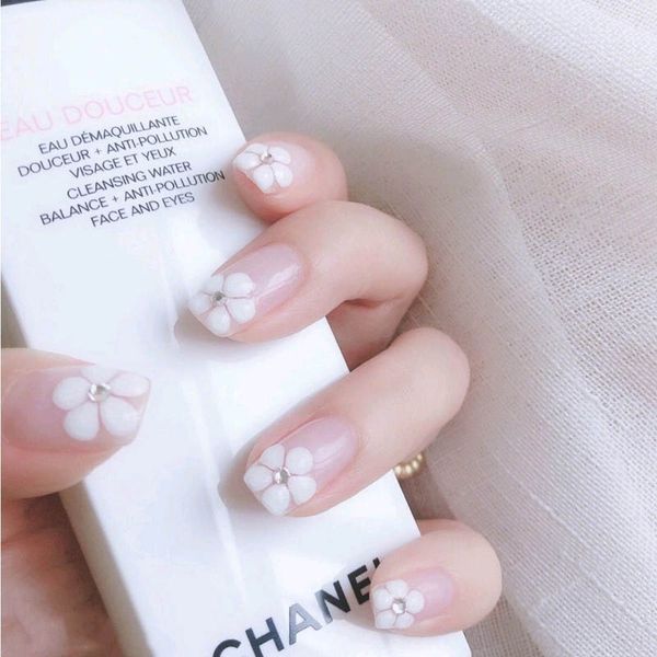 

new pretty white flower pattern wedding bride flash nails square art rhinestone pre design press on tips artificial fake nails, Red;gold