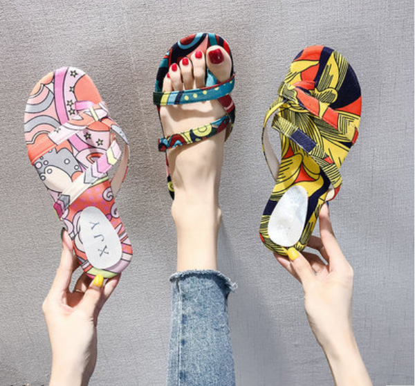 

beach shoes women sandals 2020 summer new seaside wear holiday color fashion non-slip flat shoes sandals tide women, Black