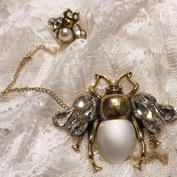 

new european and american design bee brooch earrings integrated hanging neck long frosty wind chain earrings jewelry accessories, Gray