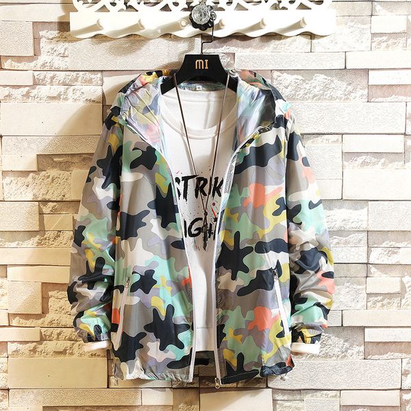 

2020 men's spring summer hooded jacket ultra-light thin windbreaker fashion camouflage print sunscreen beach casual zipper coat, Black;brown