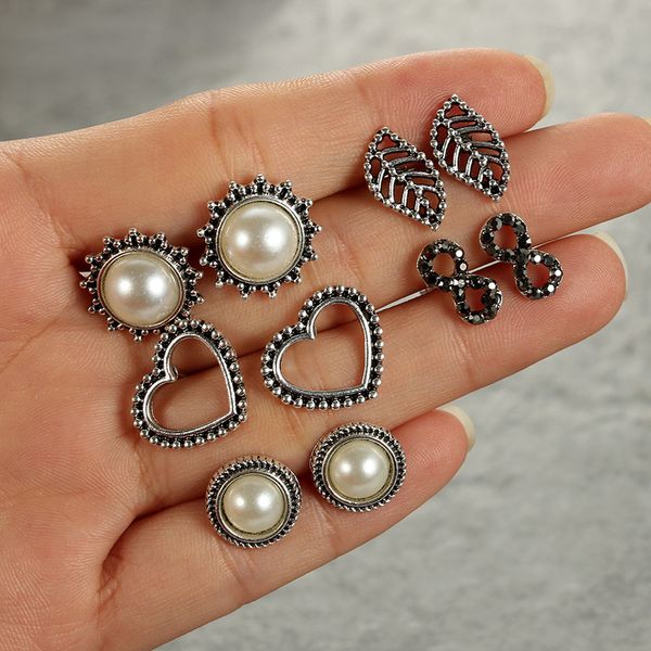 

2019 european and american fashion simple retro alloy earrings imitation pearl heart-shaped leaves 8 word earrings 5 pair/set, Golden