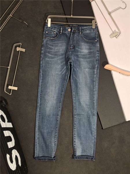 

мужские джинсы дизайнер марка classi прямо повседневные брюки тонкий джинсы известного бренда zipper горячие продажи mens лета хип-хоп джинс, Blue