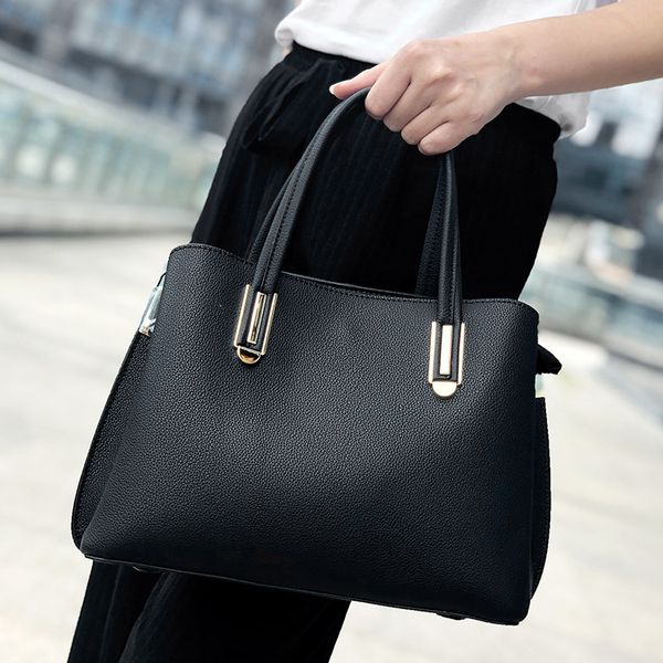 

genuine leather women's bag 2020 new style messenger bag fashion women's handbag leather middle-aged mother