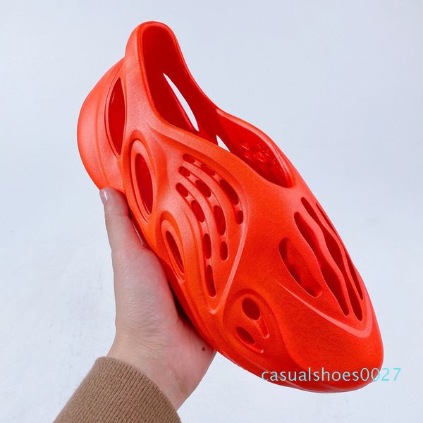 

мужчины женщины беговая обувь 2020 kanye west foam runner racer летние виды спорта пляжные сандалии обувь тренеры женщины скелет дизайнер кр, Black