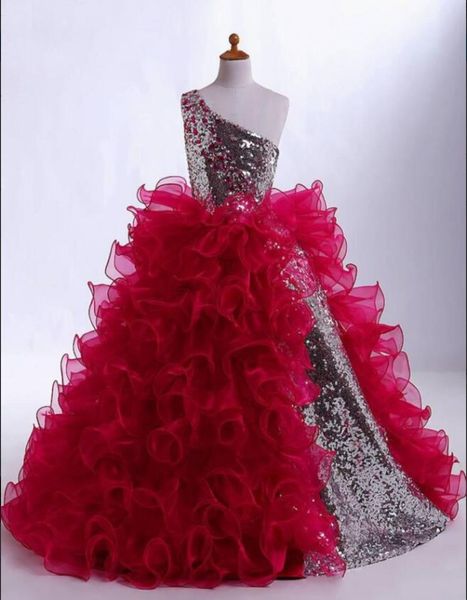 Appliques rosse Abiti da spettacolo per ragazze Ruffles Gonne a strati Organza Abiti da compleanno carini Paillettes Una spalla Abiti da ragazza di fiori di nuova moda