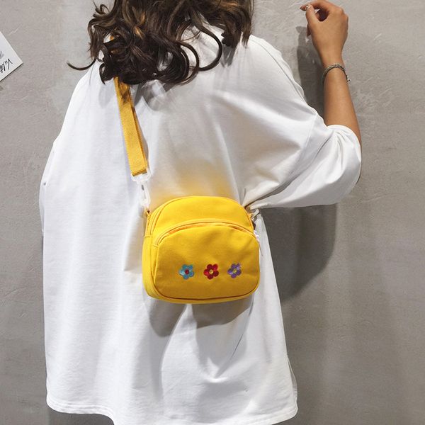 

canvas bag women's 2019 new style hipster embroidery flowers girl's shoulder bag students shoulder phone fashion