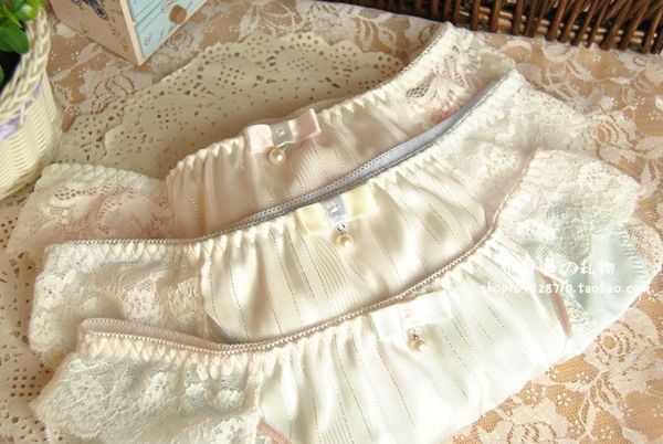

lady's comfortable lace underwear hipster cotton inner crotch medium low waist comfortable girl milk silk underwear milk silk, Black;white