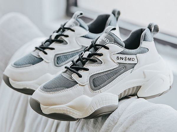 

2019 new fashionable shoes all kinds of popular women's shoes flat bottom breathable casual shoes girl ladies women boots gym jogging o, White;red