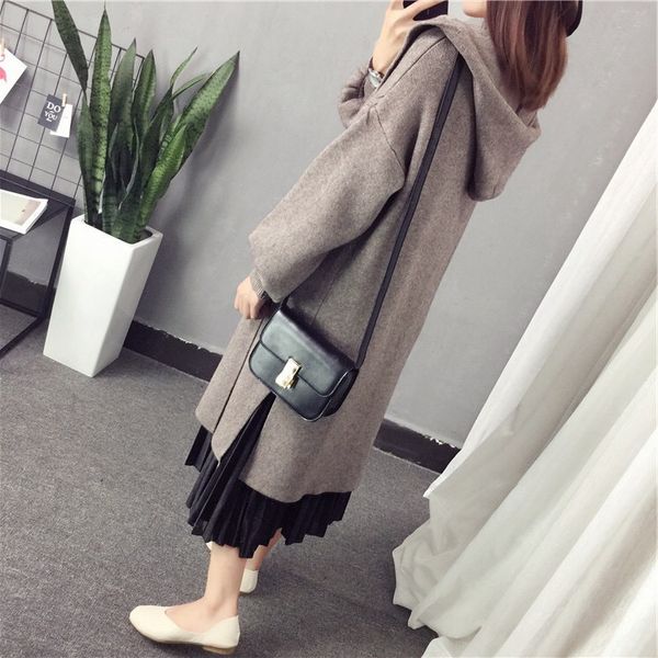 

2008 autumn and winter new harvest woman knitted cardigan bubble sleeves, White;black