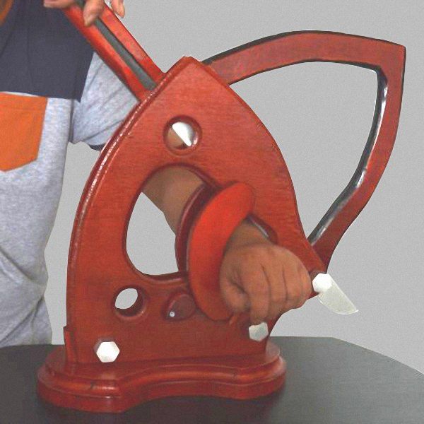 

disecto arm chopper - luxury - stage magic magic tricks