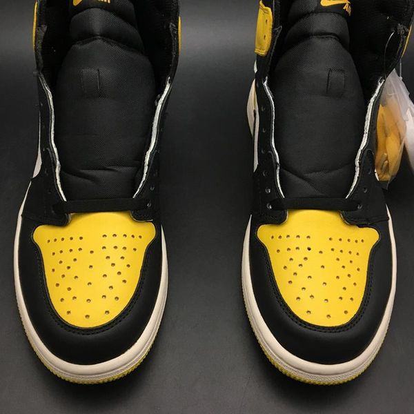 

air 1 high og yellow toe ar1020-700 1s i balck white kicks men basketball sports shoes sneakers trainers with original box, Black;white