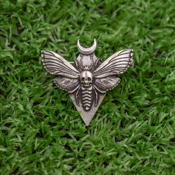 

sanlan death's head hawkmoth moth brooch, Gray