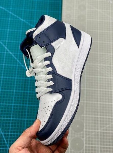 

2020 new men women 1s outdoor shoes mid og fearless leather breathable trainer sneaker size 36 -47