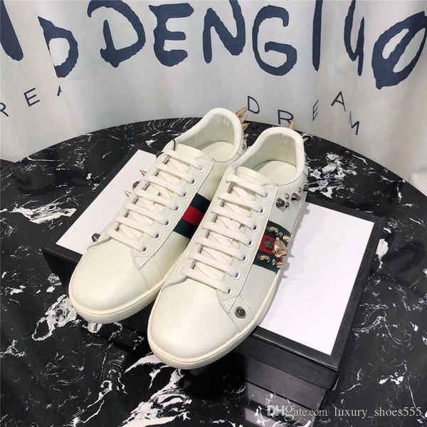 

2020 latest handmade casual shoes couple casual shoes fashion trend wild and comfortable size 35-45 type 39745400730ab