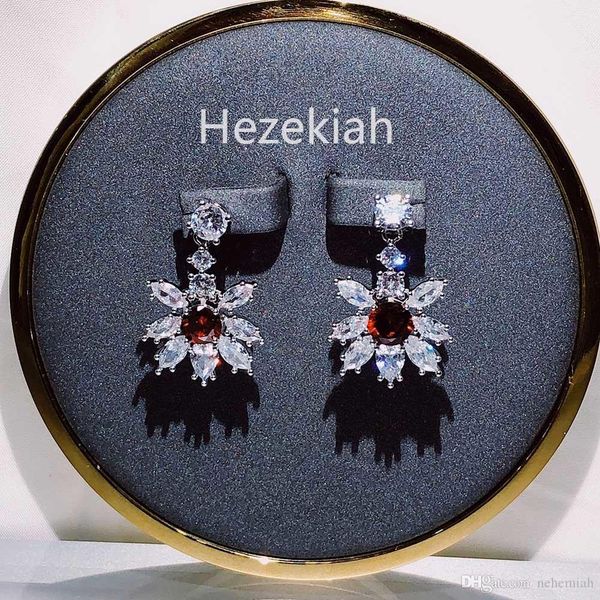 

езекия 925 tremella иглы цветок серьги маленькие цветы eardrop темперамент леди танца партии серьги качества роскошные моды высокого класса, Golden