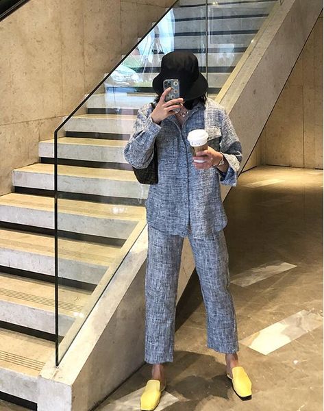 

2020 spring shirt loose silhouette black / white knitted female spot tweed shirt