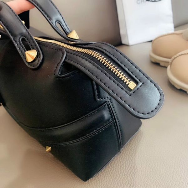 

2020 designer women handbag fashion shoulder bags textured leather solid color large capacity