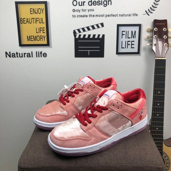 

2020 новый strangelove x sb dunk низкие кроссовки для женщин розовый день святого валентина des chaussures мужские кроссовки дизайнерские сп