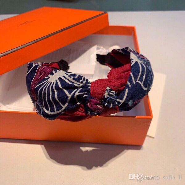 

designer's new classic pattern red hairband 2019 new street hairband clothing headwear decoration street scarf headband gift box card p, Silver